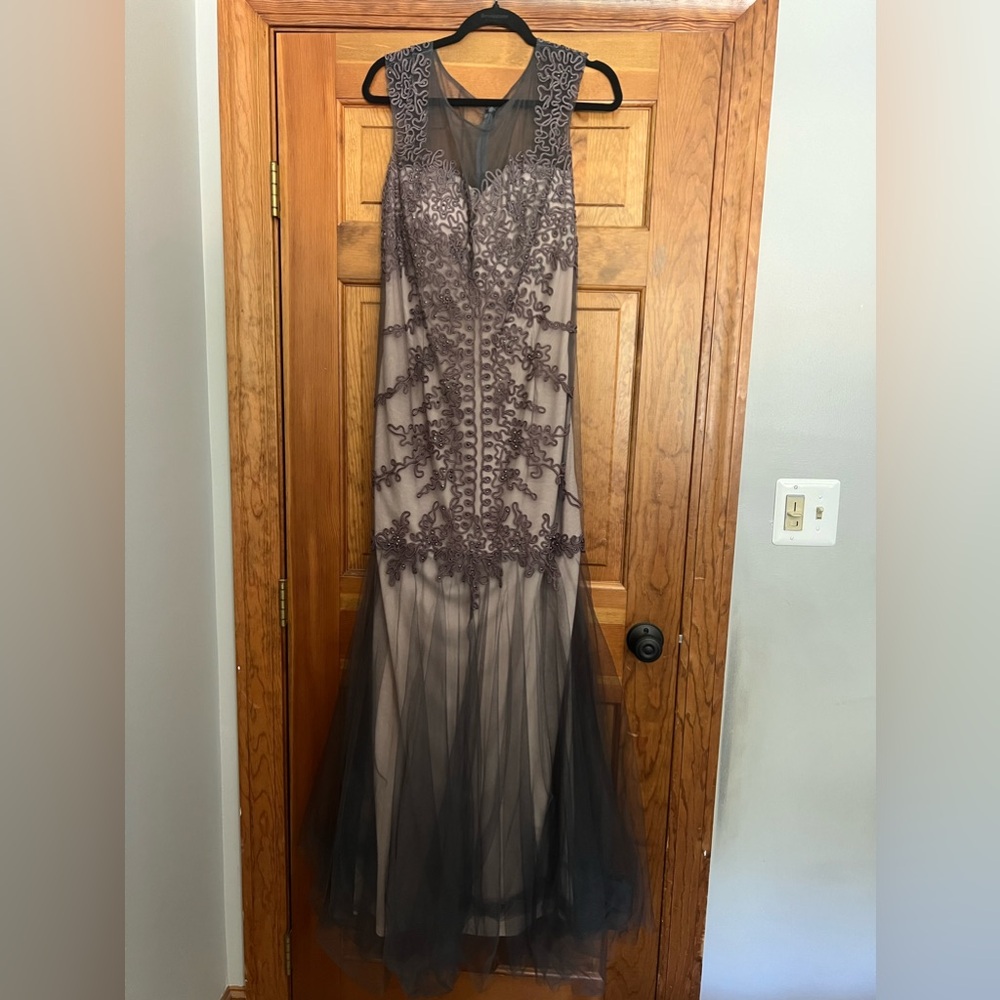 GLS gown. Size 2XL.